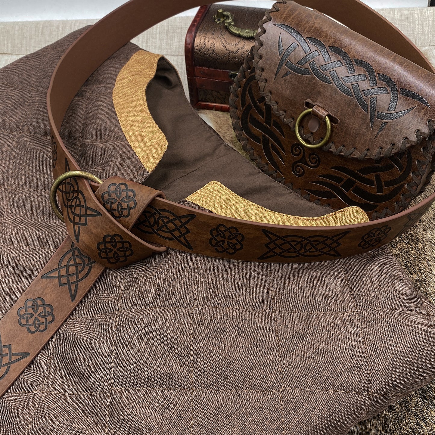 HiiFeuer Medieval Costume Tunic, With Vintage Belt and Bag, Mercenary Knight Body Cloth Armor, Renaissance LARP Cosplay Set