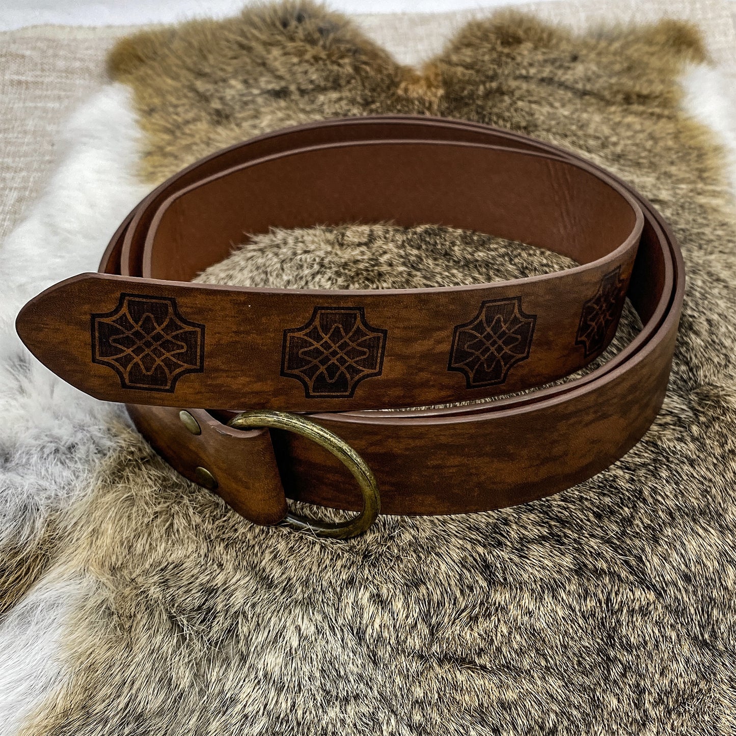 HiiFeuer Medieval Embossed PU Leather O-Ring Belt, Retro Renaissance Knight Belt