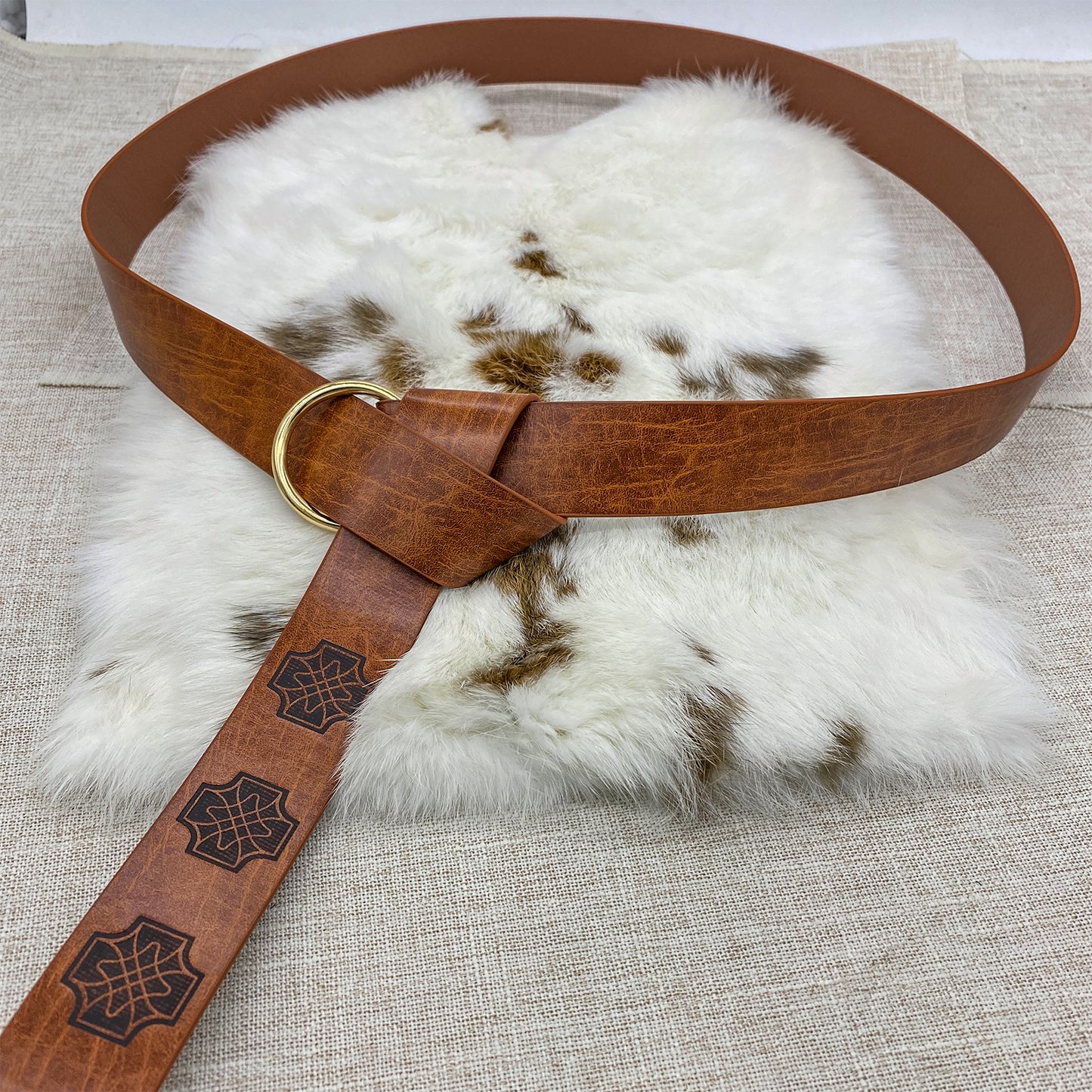 HiiFeuer Medieval Embossed PU Leather O-Ring Belt, Retro Renaissance Knight Belt