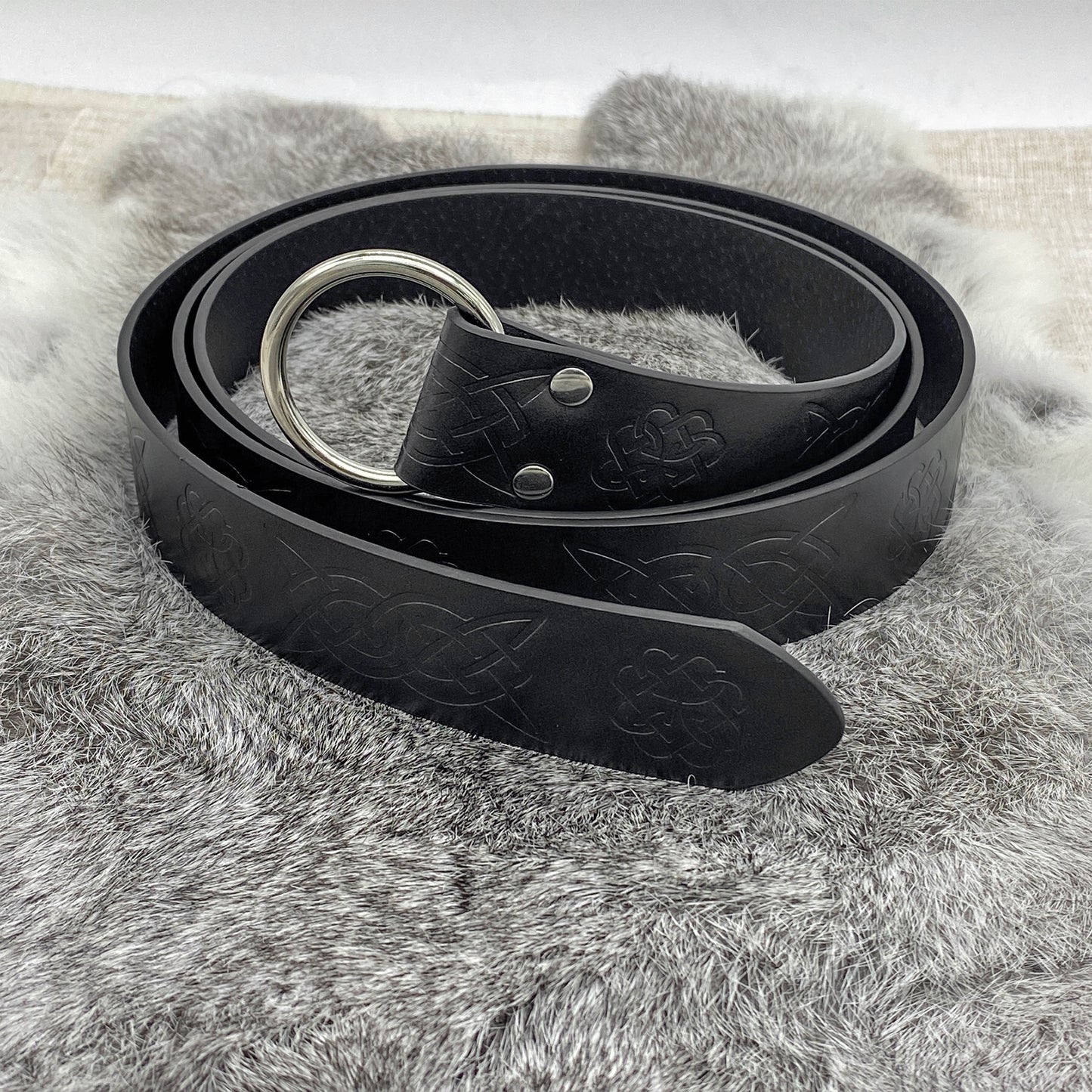 HiiFeuer Medieval Embossed PU Leather O-Ring Belt, Retro Renaissance Knight Belt