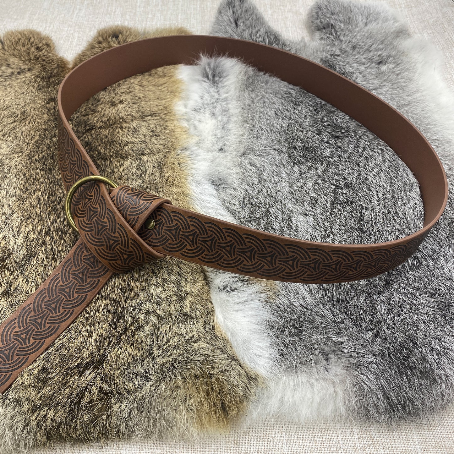 HiiFeuer Medieval Embossed PU Leather O-Ring Belt, Retro Renaissance Knight Belt