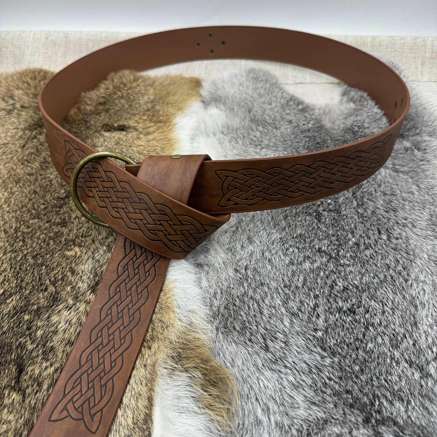 HiiFeuer Medieval Embossed PU Leather O-Ring Belt, Retro Renaissance Knight Belt