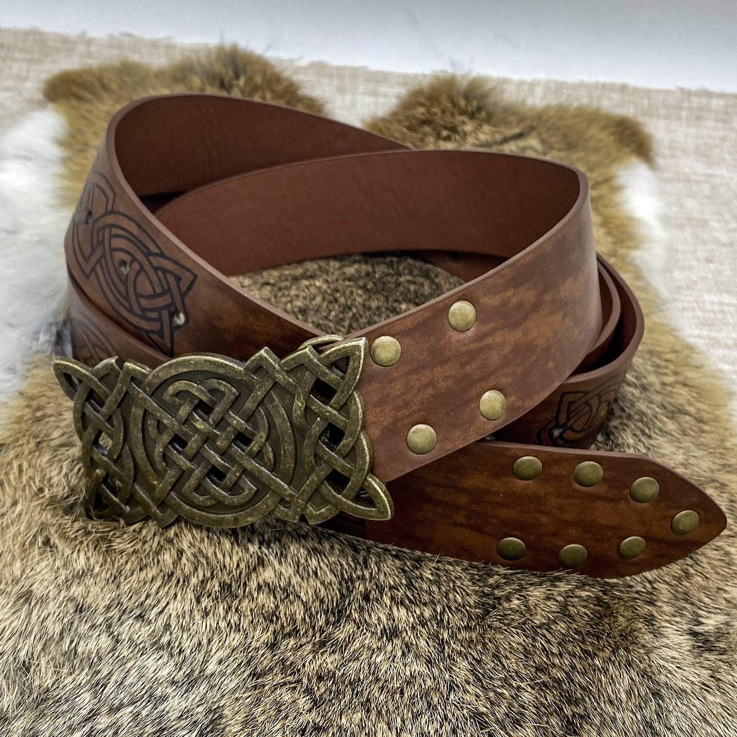 HiiFeuer Viking Embossed Buckle Belt, Nordic Faux Leather Knight Belt, Retro Medieval Warrior Belt for LARP Cosplay Halloween