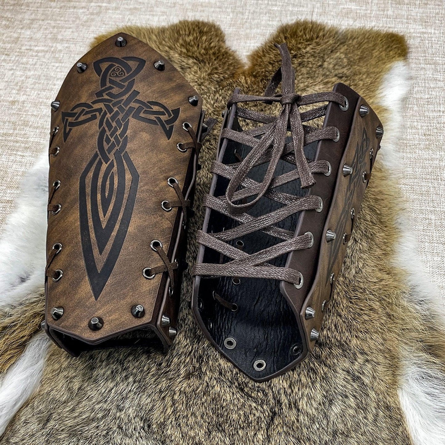 HiiFeuer Medieval Embossed Arm Bracers, Retro Faux Leather Knight Arm Gauntlets, Vintage Renaissance Arm Guards