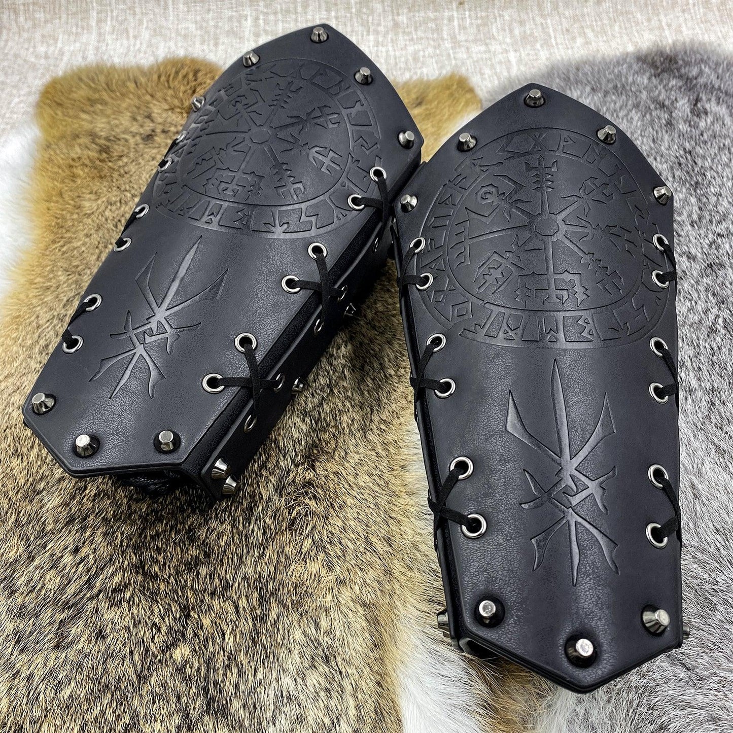 HiiFeuer Medieval Embossed Arm Bracers, Retro Faux Leather Knight Arm Gauntlets, Vintage Renaissance Arm Guards
