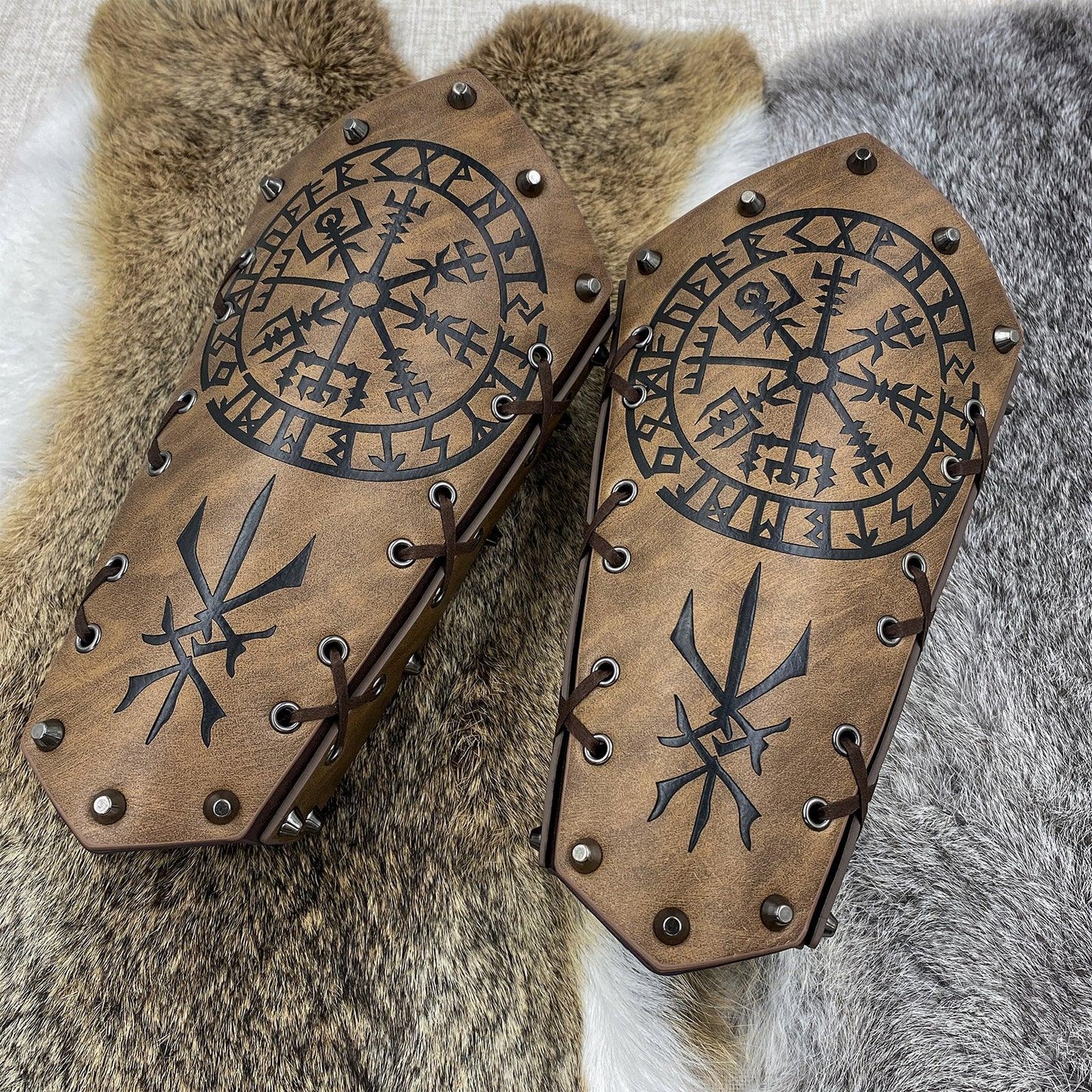 HiiFeuer Medieval Embossed Arm Bracers, Retro Faux Leather Knight Arm Gauntlets, Vintage Renaissance Arm Guards