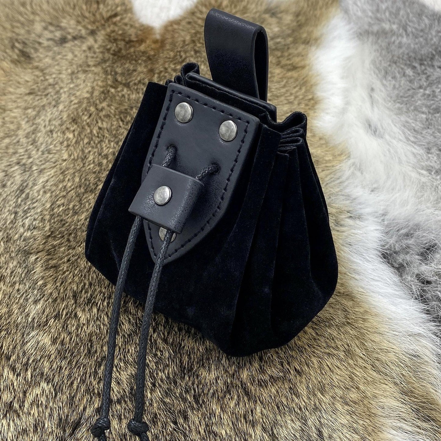 HiiFeuer Vintage Medieval Faux Leather Drawstring Pouch, Middle Ages Portable Coin Purse, Rivets Belt Pouch Dice Bag For LARP Ren Faire