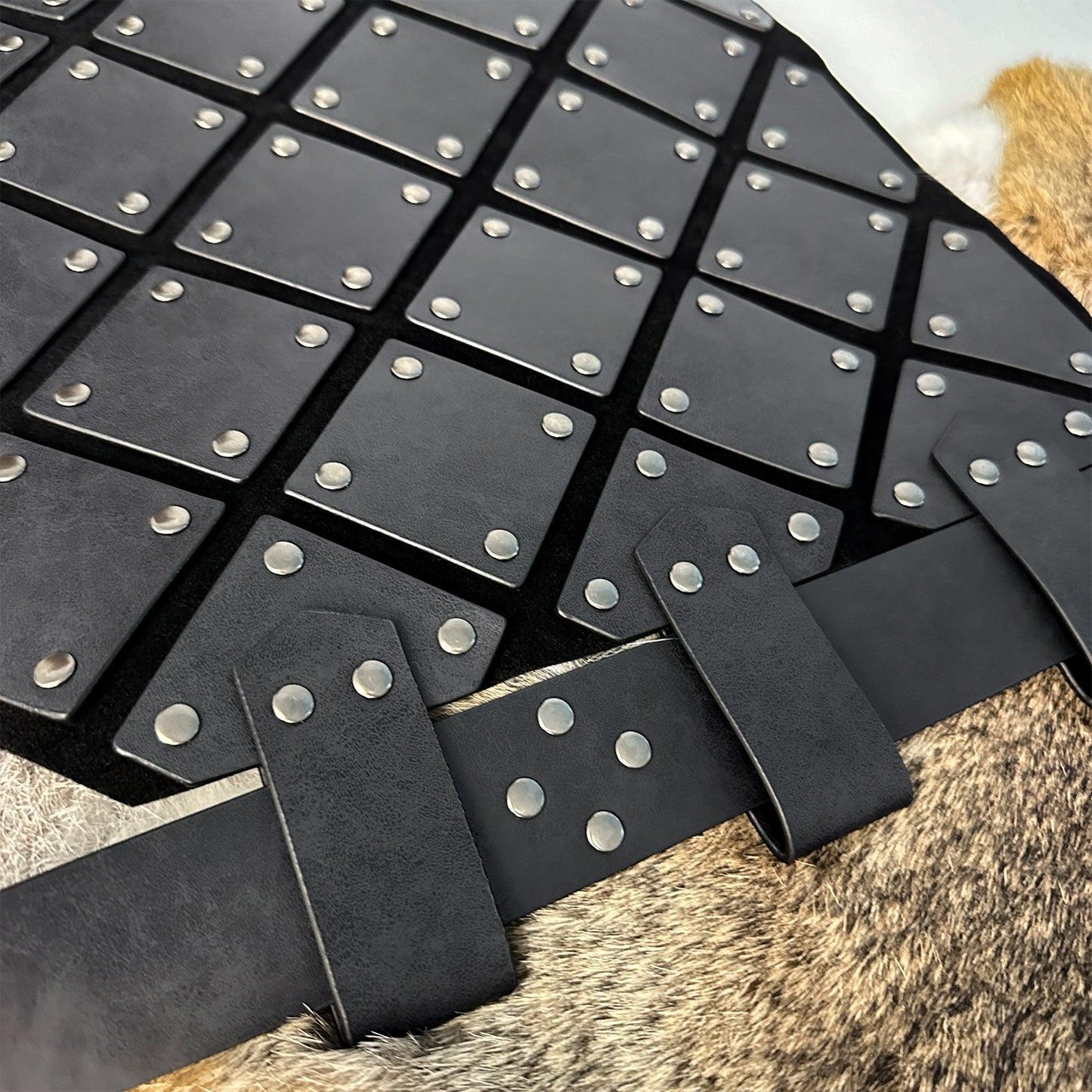 HiiFeuer Medieval Faux Leather Thigh Armor, Retro Double Sides Waist Armor with Belt, Mercenary&Knights Skirt Armor for LARP