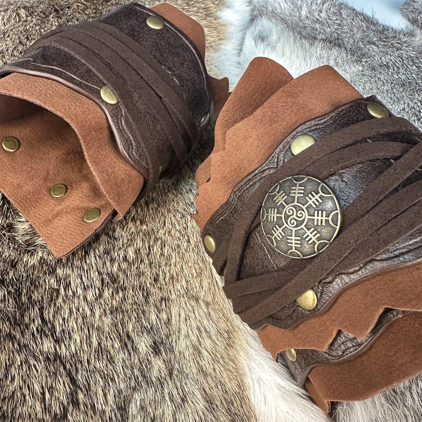 HiiFeuer Medieval Suede Arm Wraps, Renaissance Artificial Fur Bracers, Viking Wrist Band Archery Arm Guards Knight Gauntlets
