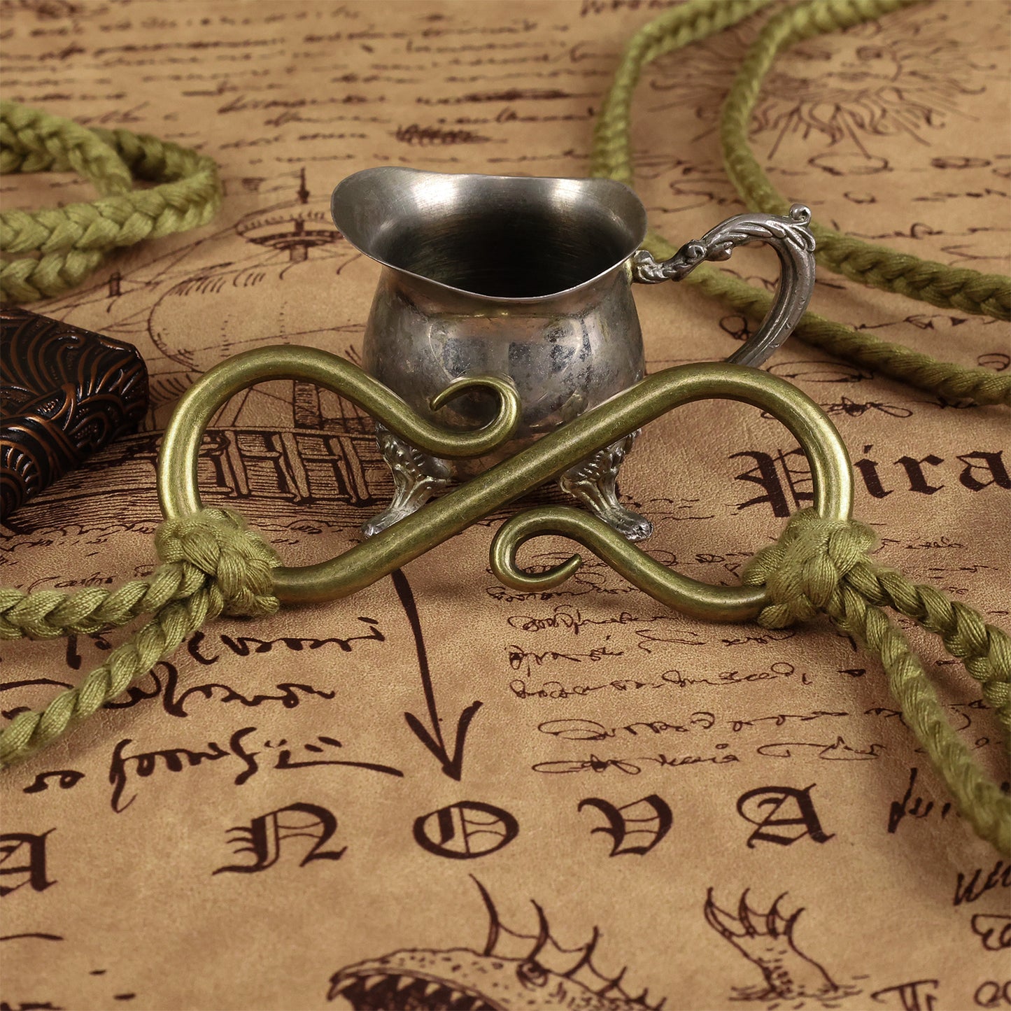 HiiFeuer Medieval Rope Belt with Metal Buckle