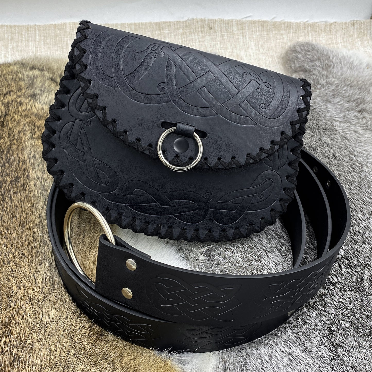 HiiFeuer Medieval Embossed O Ring Belt with Nordic Embossed Belt Bag, Vintage Faux Leather Belt and Belt Pouch Set for LARP