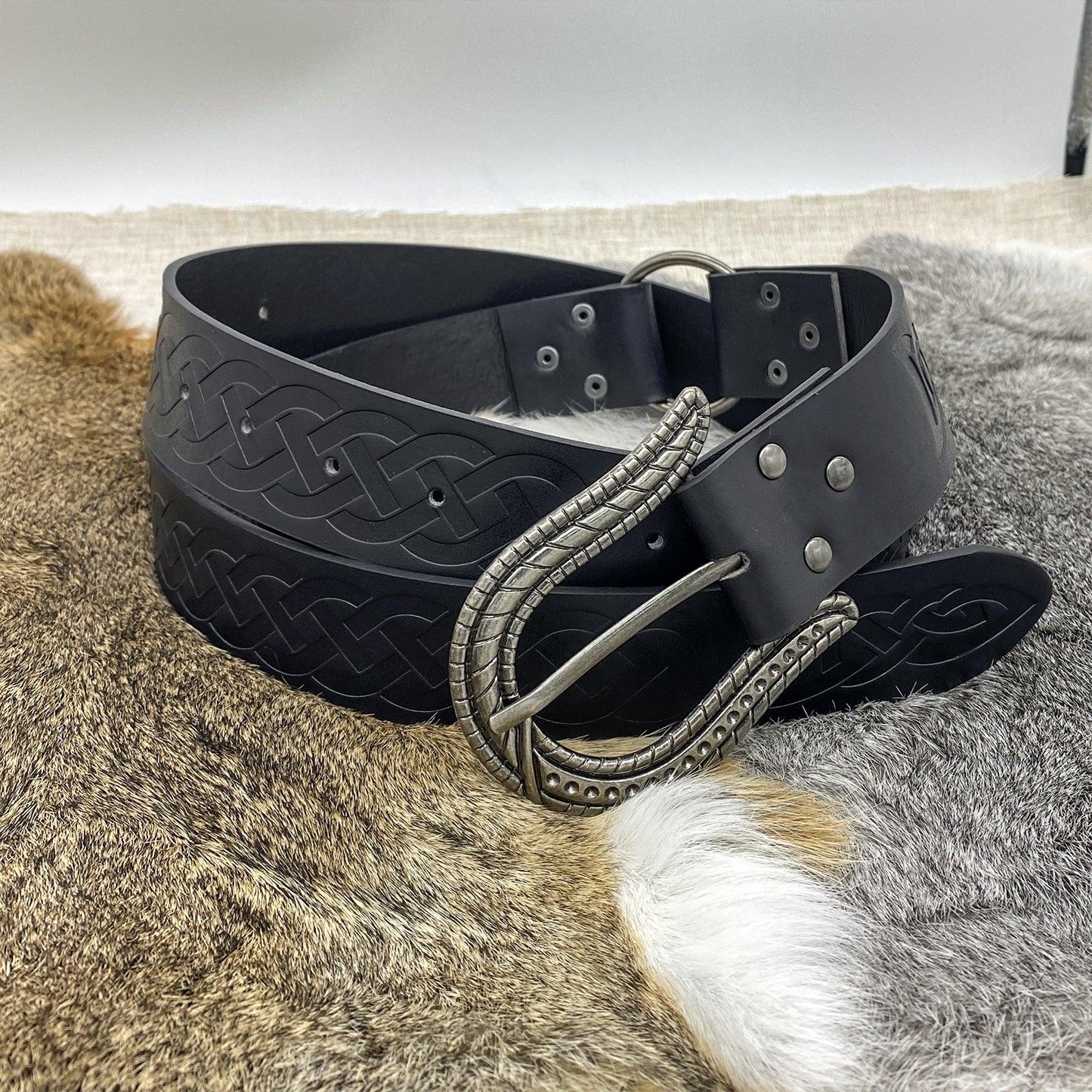 HiiFeuer Nordic Embossed Buckle Belt, Retro Medieval Faux Leather Knight Belt, LARP Cosplay