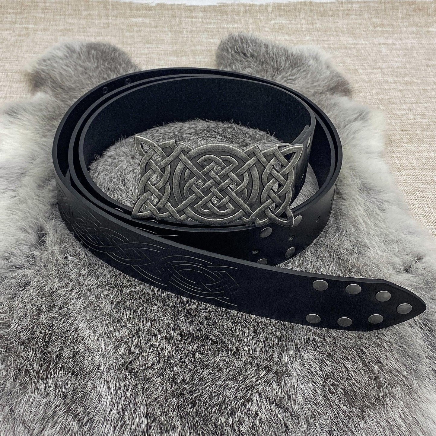 HiiFeuer Viking Embossed Buckle Belt, Nordic Faux Leather Knight Belt, Retro Medieval Warrior Belt for LARP Cosplay Halloween