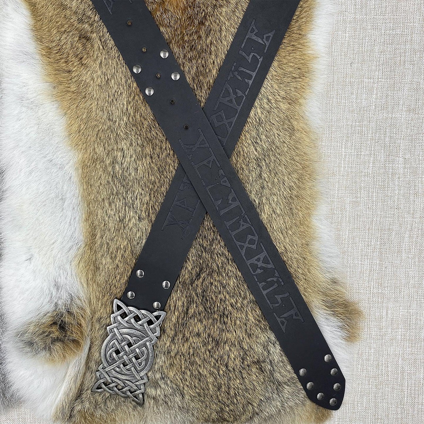 HiiFeuer Viking Embossed Buckle Belt, Nordic Faux Leather Knight Belt, Retro Medieval Warrior Belt for LARP Cosplay Halloween