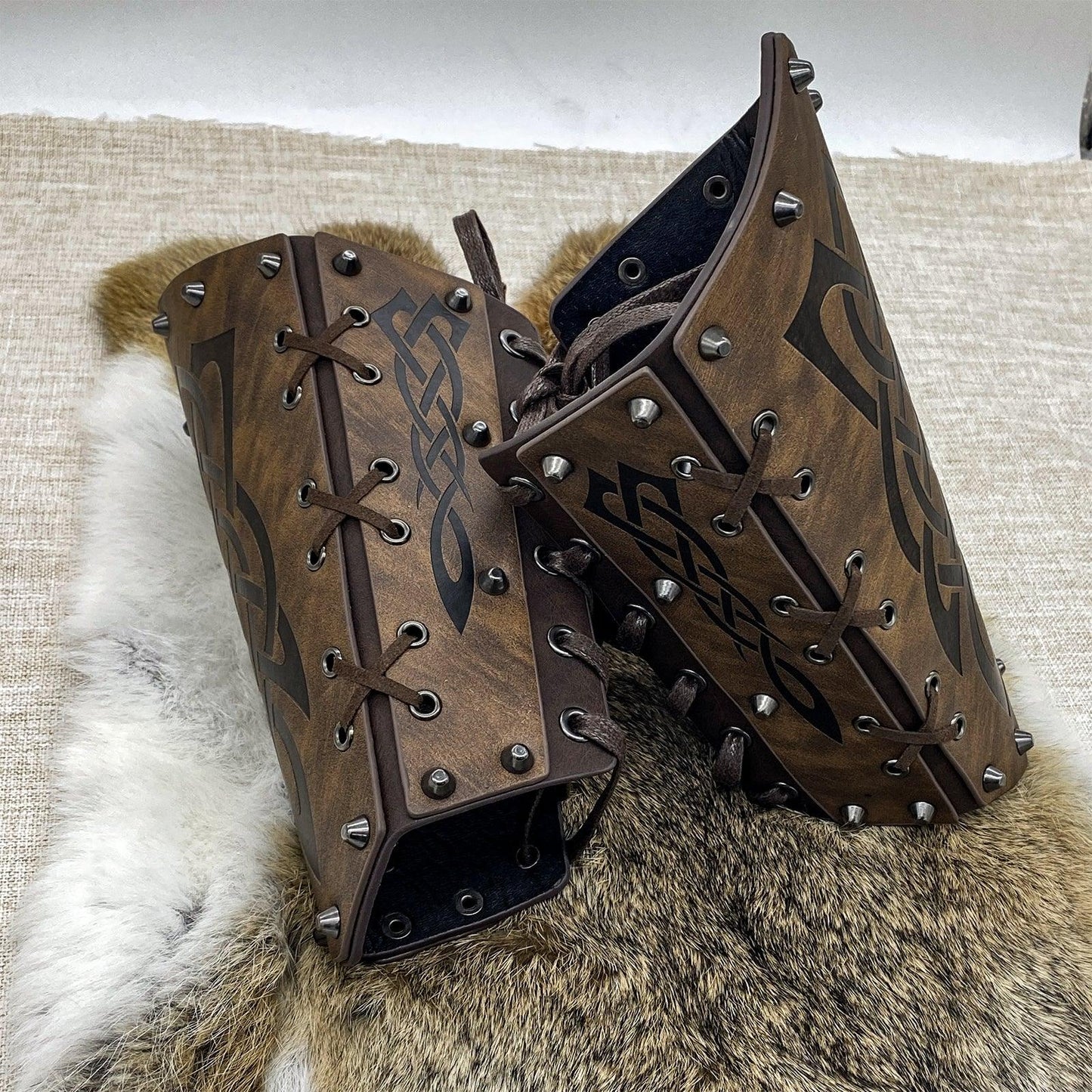 HiiFeuer Medieval Embossed Arm Bracers, Retro Faux Leather Knight Arm Gauntlets, Vintage Renaissance Arm Guards
