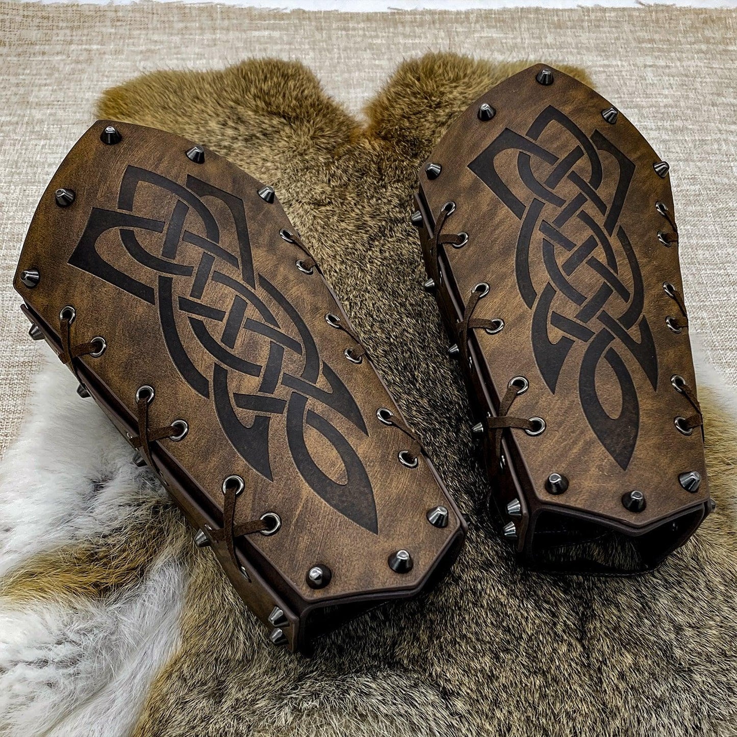 HiiFeuer Medieval Embossed Arm Bracers, Retro Faux Leather Knight Arm Gauntlets, Vintage Renaissance Arm Guards