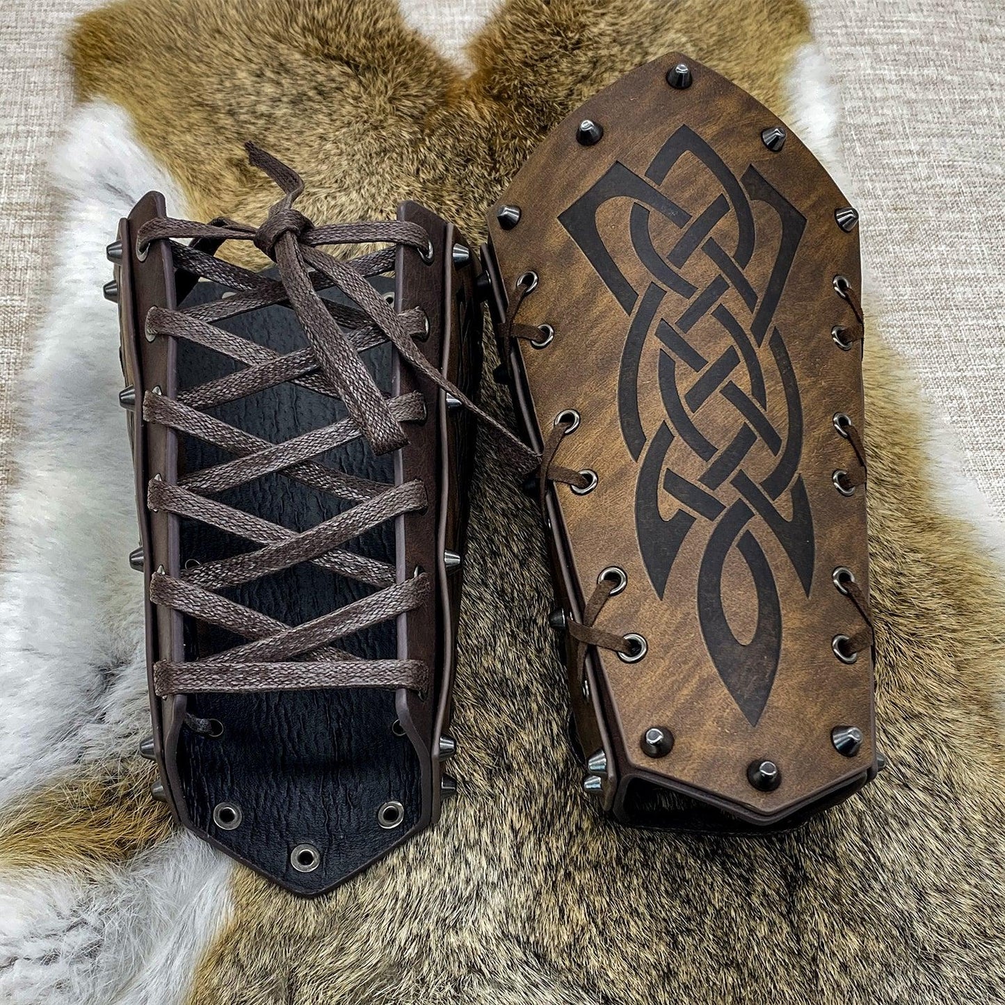 HiiFeuer Medieval Embossed Arm Bracers, Retro Faux Leather Knight Arm Gauntlets, Vintage Renaissance Arm Guards