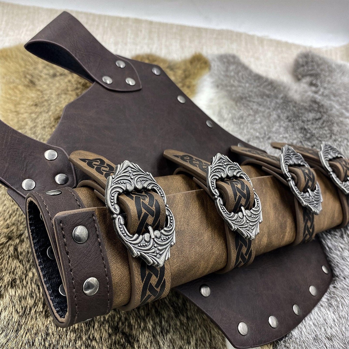 HiiFeuer Medieval Faux Leather Sword Frog, Vintage Middle Ages Sword Holster, Mercenary Knight Adjustable Dagger Holster