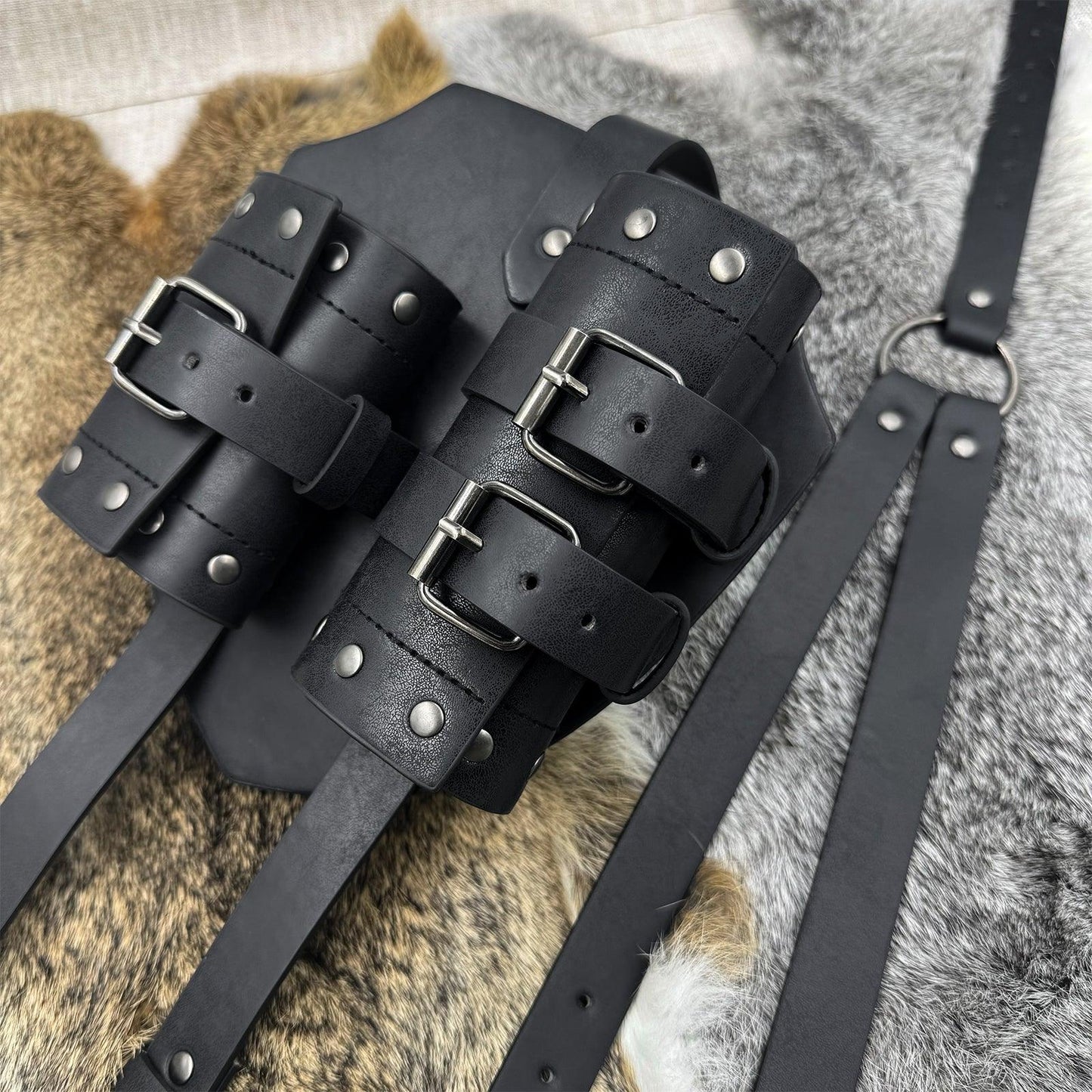 HiiFeuer Medieval Faux Leather Double Back Sword Frog, Mercenary Adjustable Sword Holster, Middle Ages Back Sword Holster
