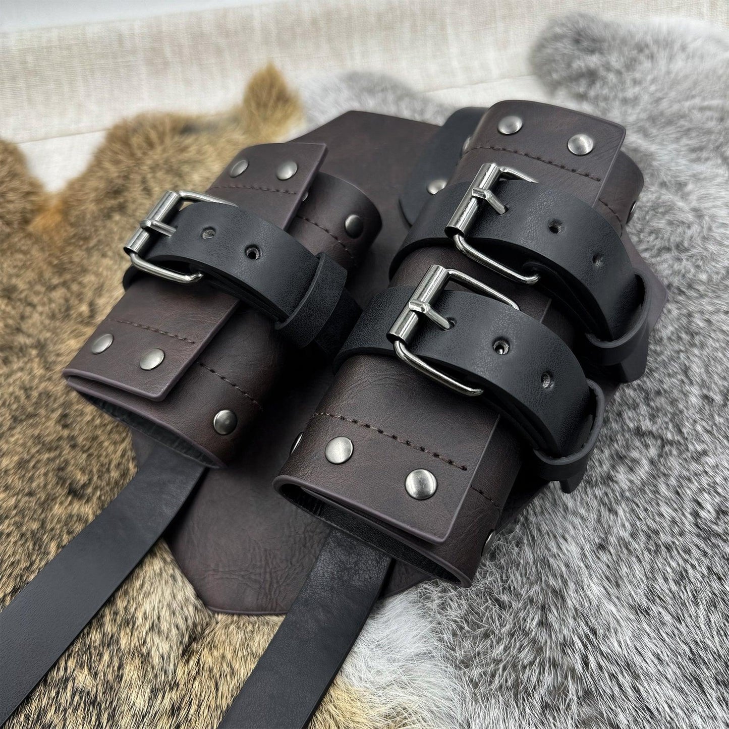HiiFeuer Medieval Faux Leather Double Back Sword Frog, Mercenary Adjustable Sword Holster, Middle Ages Back Sword Holster