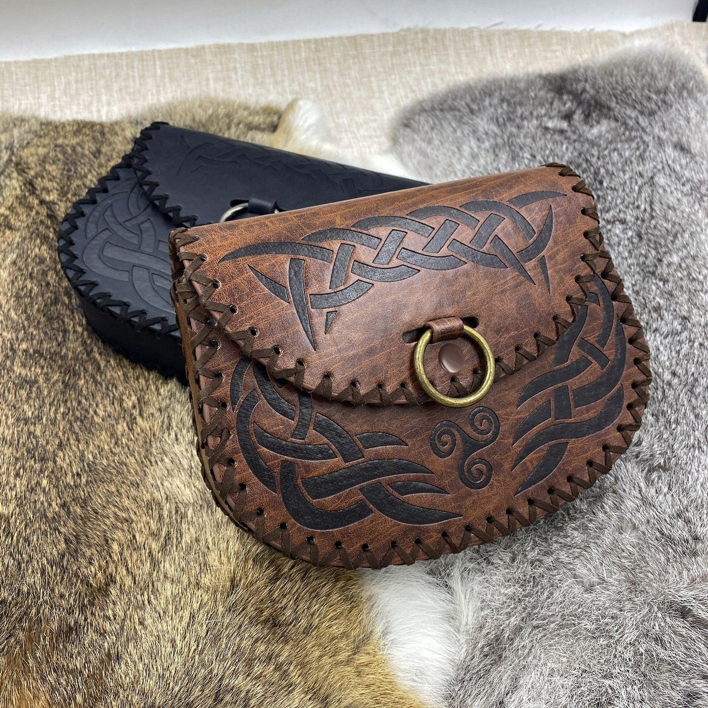 HiiFeuer Viking Embossed Belt Bag, Vintage Medieval Faux Leather Side Pack, Middle Ages Portable Belt Pouch For LARP Ren Faire