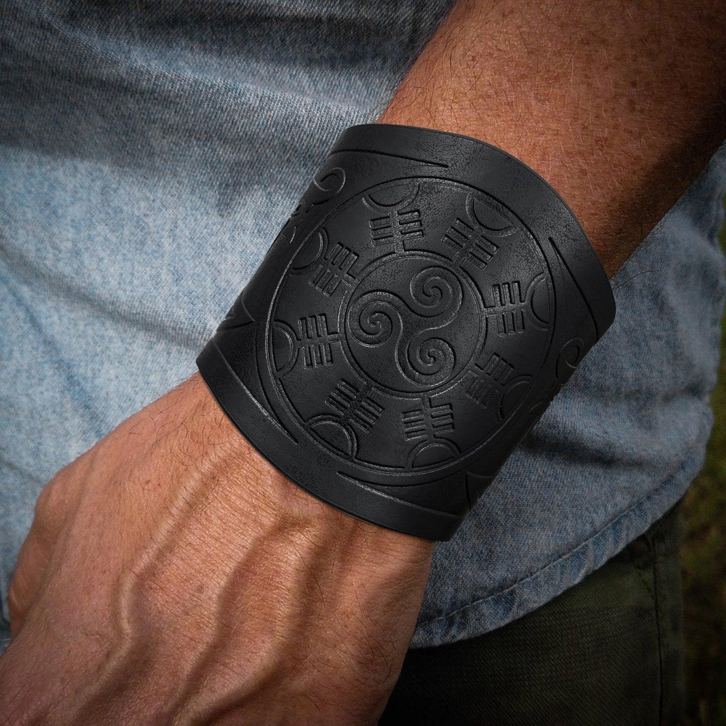 HiiFeuer 2 PCS Viking Embossed Faux Leather Cuff Bracelet, Norse Retro Wristband, Nordic Mjolnir Vegvisir Pattern Cuff Bangle Bracelet