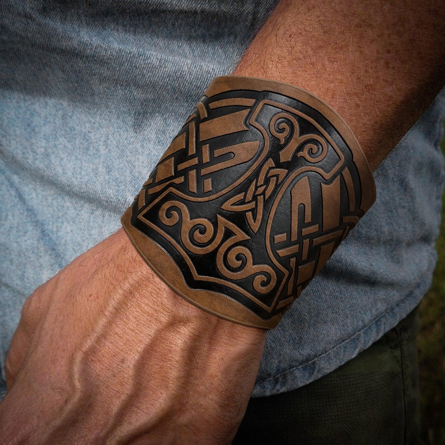 HiiFeuer 2 PCS Viking Embossed Faux Leather Cuff Bracelet, Norse Retro Wristband, Nordic Mjolnir Vegvisir Pattern Cuff Bangle Bracelet