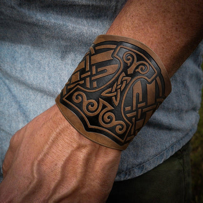 HiiFeuer 2 PCS Viking Embossed Faux Leather Cuff Bracelet, Norse Retro Wristband, Nordic Mjolnir Vegvisir Pattern Cuff Bangle Bracelet