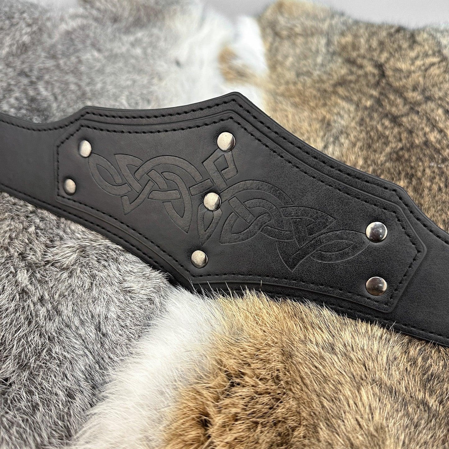 HiiFeuer Medieval Embossed Faux Leather Headpiece, Retro Renaissance Adjustable Headband, Cosplay Costume Accessories