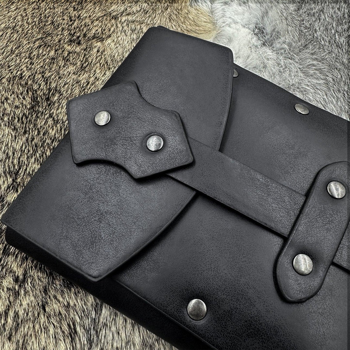 HiiFeuer 2 Pieces Medieval Faux Leather Studded Belt Pouch, Retro Renaissance Belt bag, Portable Waist Bag Side Pack for LARP