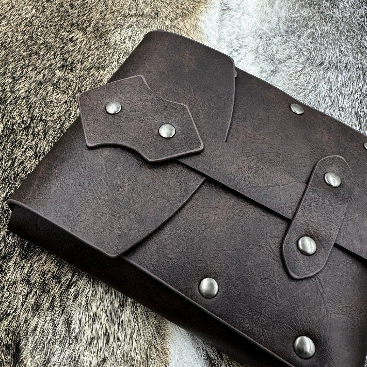 HiiFeuer 2 Pieces Medieval Faux Leather Studded Belt Pouch, Retro Renaissance Belt bag, Portable Waist Bag Side Pack for LARP