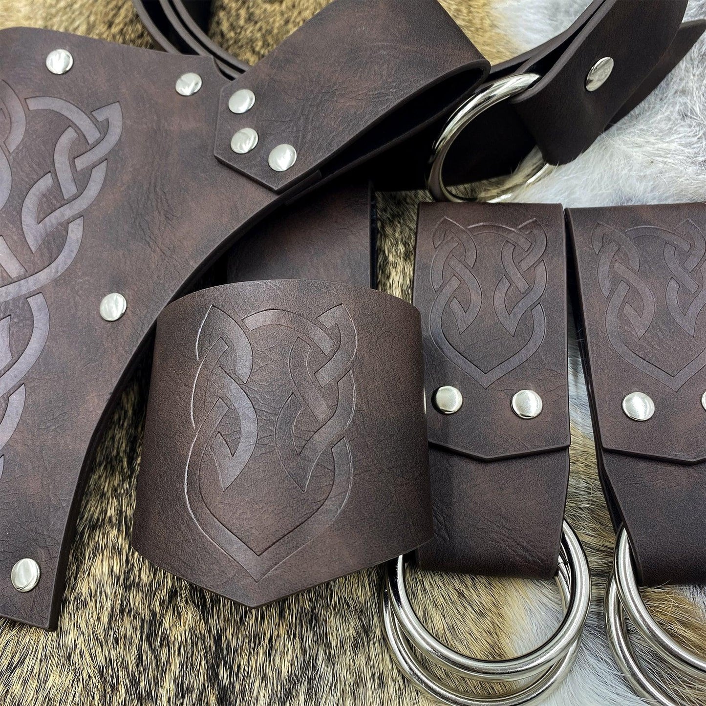 HiiFeuer 5 Pieces Medieval Belt Costume Accessories Renaissance Skirt Hike Viking Horn Belt Holster Dagger Holster Sword Frog