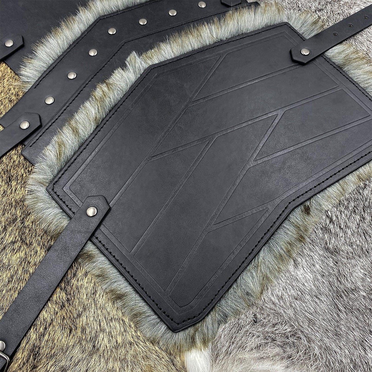 HiiFeuer Medieval Faux Leather Barbarian Leg Gaiters, Vintage Middle Ages Knight Leg Armor, Artificial Fur Shin Guards