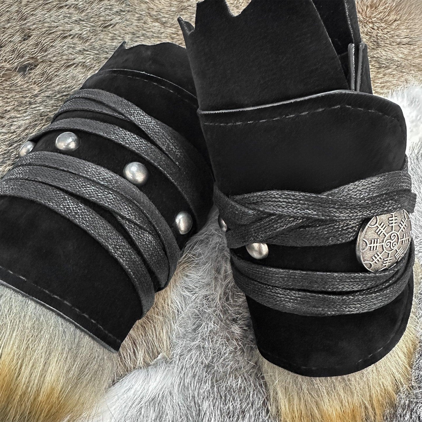 HiiFeuer Medieval Suede Arm Wraps, Renaissance Artificial Fur Bracers, Viking Wrist Band Archery Arm Guards Knight Gauntlets