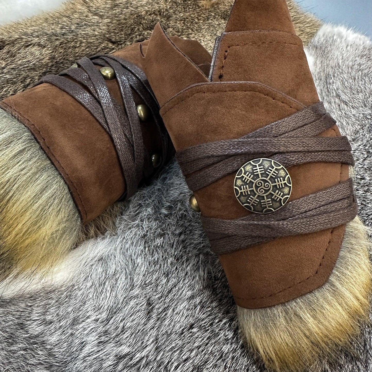 HiiFeuer Medieval Suede Arm Wraps, Renaissance Artificial Fur Bracers, Viking Wrist Band Archery Arm Guards Knight Gauntlets
