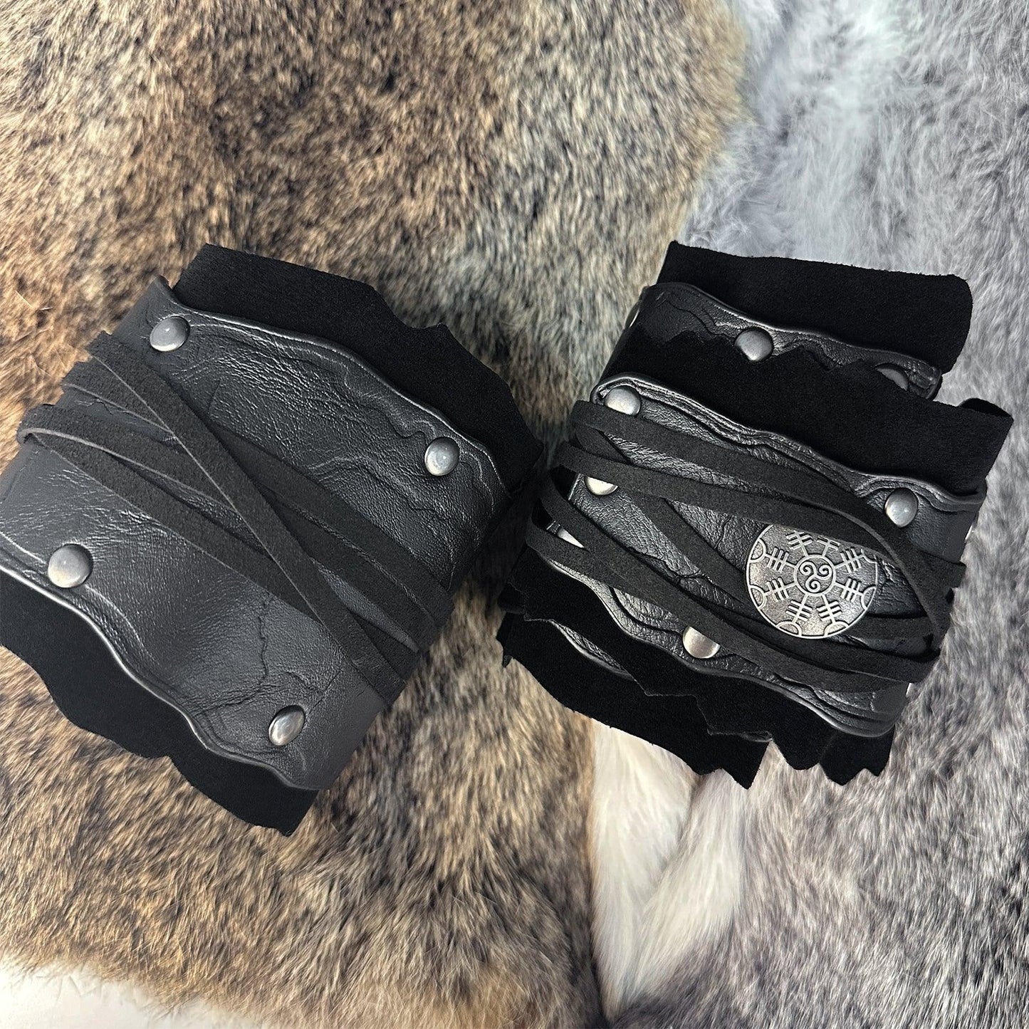 HiiFeuer Medieval Suede Arm Wraps, Renaissance Artificial Fur Bracers, Viking Wrist Band Archery Arm Guards Knight Gauntlets