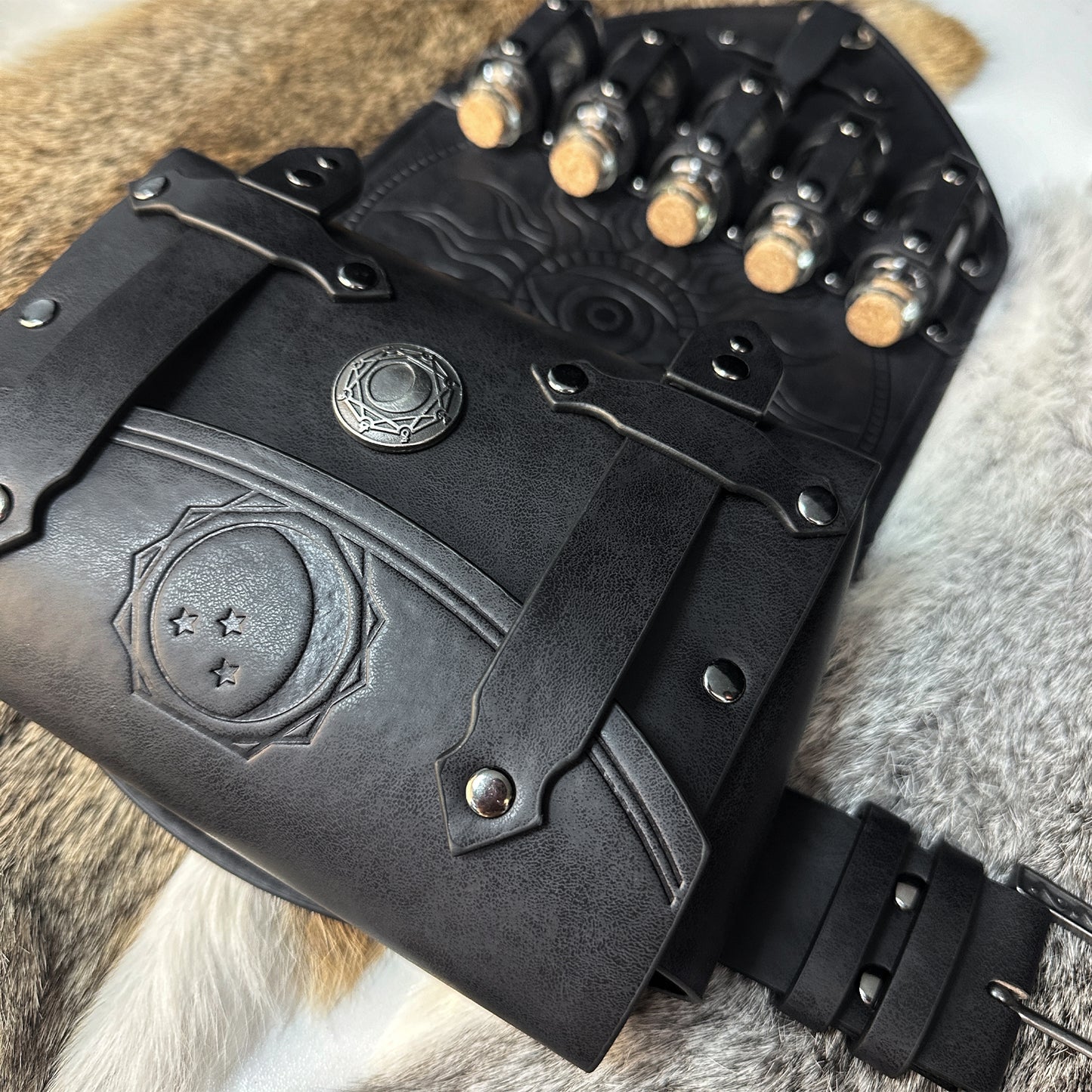 HiiFeuer 3PCs Medieval Alchemy Faux Leather Belt Bag Set with 5 Cork Potion Vials, Fantasy Embossed Wizard Belt