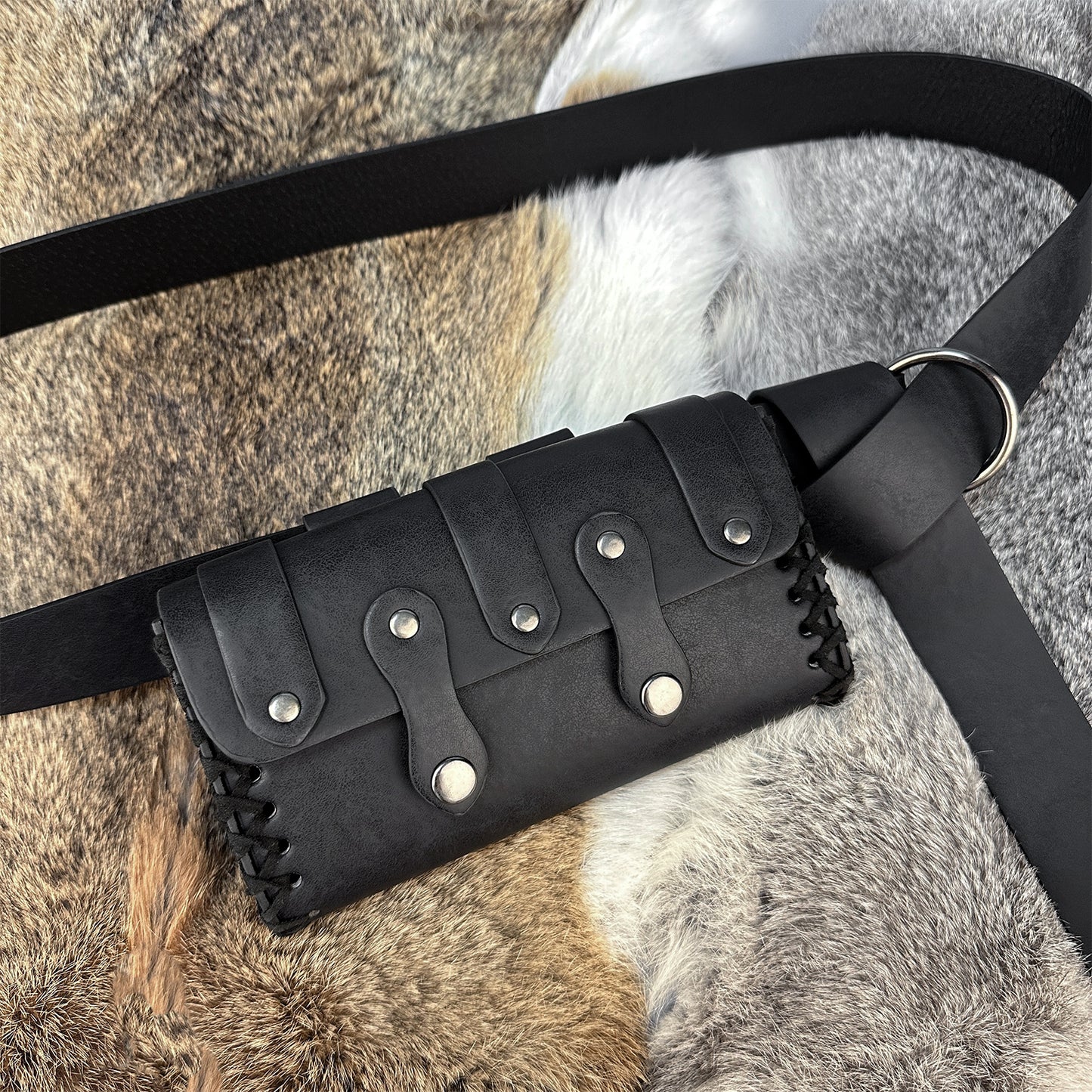 HiiFeuer Medieval Faux Leather Belt Bag with O Ring Belt, Renaissance Cosplay Belt Pouch, Portable Phone Bag for Ren Faire