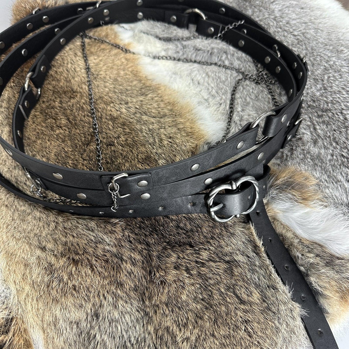 HiiFeuer Medieval DIY Faux Leather Metal Chain Belt, Vintage Adjustable Thin Belt For Women, Retro Skinny Belt For Dresses