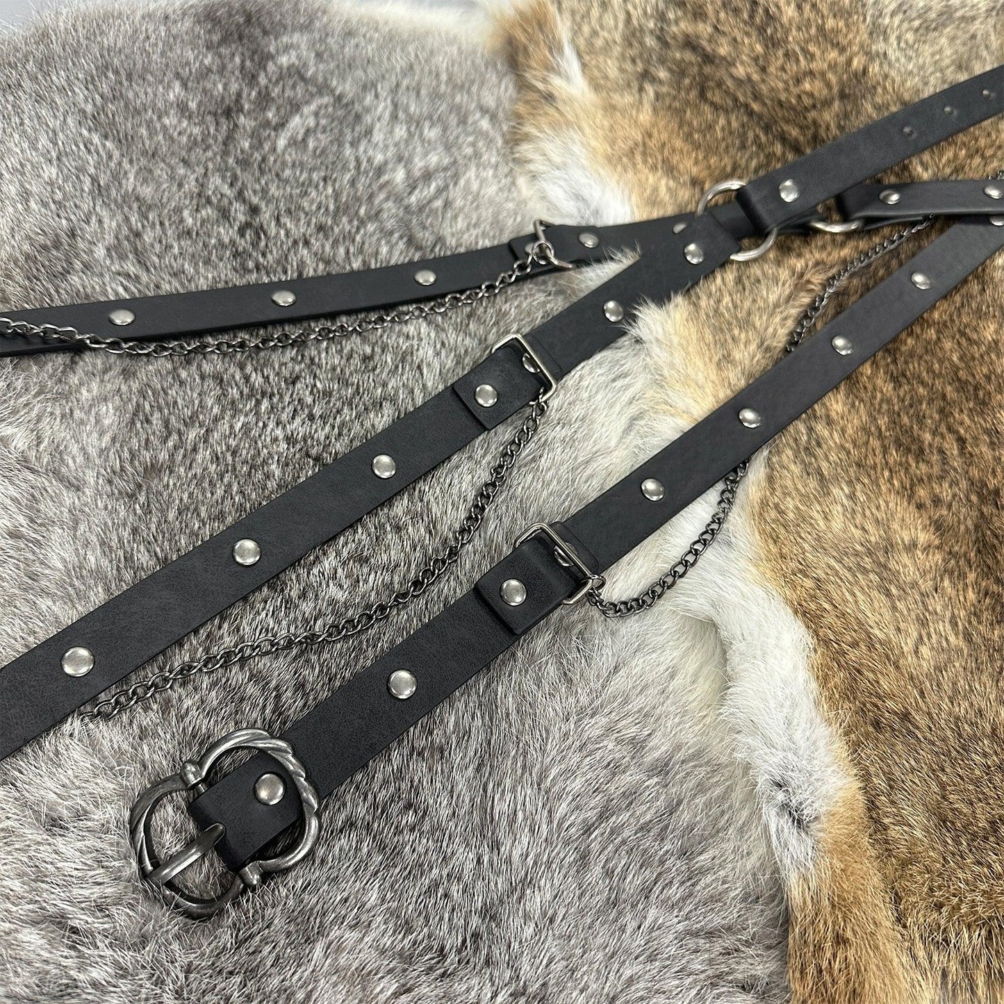 HiiFeuer Medieval DIY Faux Leather Metal Chain Belt, Vintage Adjustable Thin Belt For Women, Retro Skinny Belt For Dresses