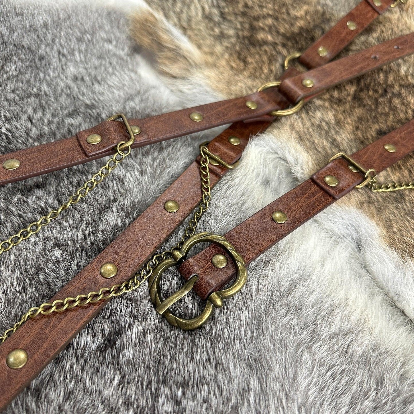 HiiFeuer Medieval DIY Faux Leather Metal Chain Belt, Vintage Adjustable Thin Belt For Women, Retro Skinny Belt For Dresses